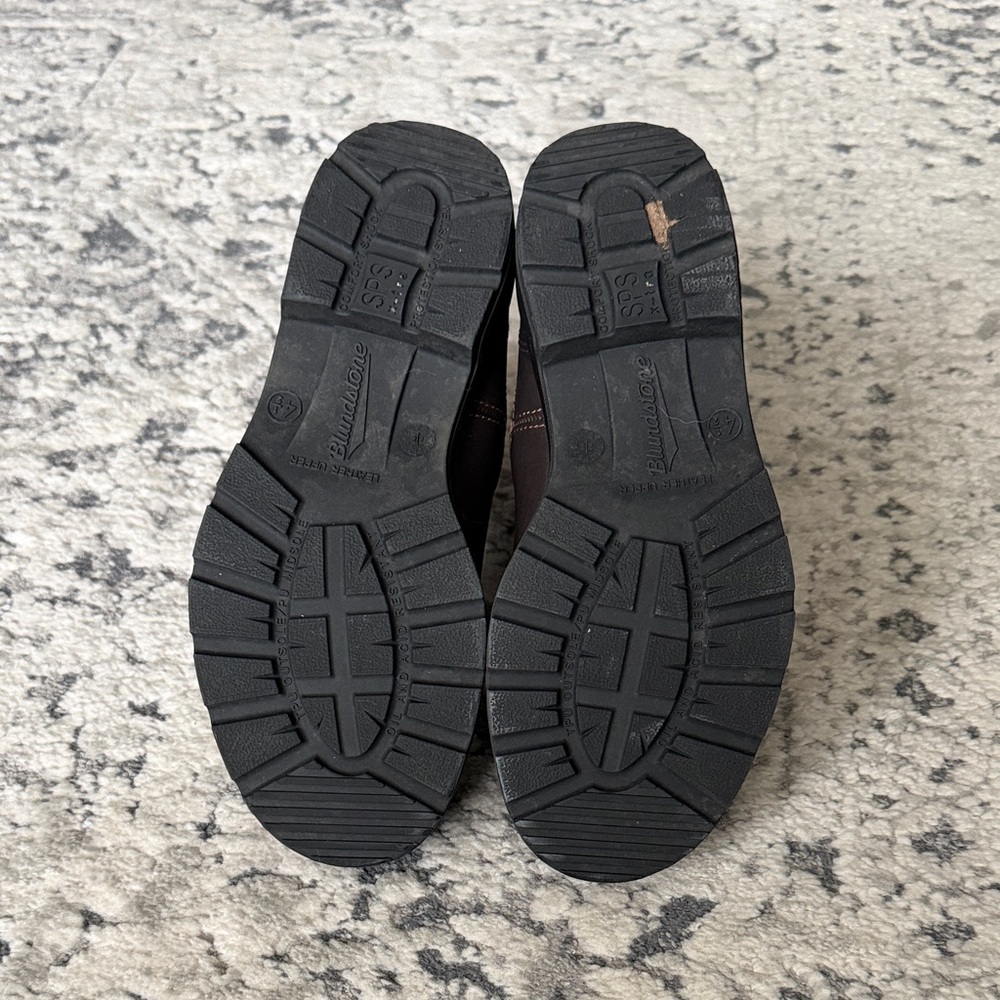 Blundstone 550 Classic Chelsea Boots - Picture 3 of 5